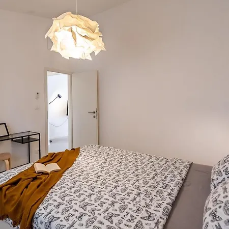 Cute&comfy With Outdoor Space -new Built Pula